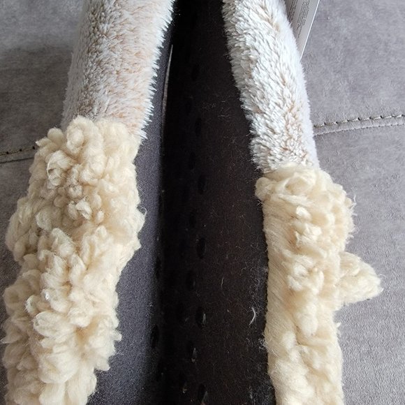 NWT Fuzzy Babba Women's 3D Cat Slipper Socks - Picture 3 of 6